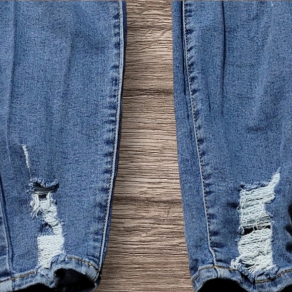 WOMAN'S FOREVER 21 DENIM JEANS - Picture 3 of 8